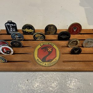 singapore flag coin display (wood)